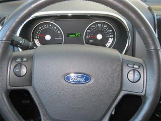Ford Explorer 2010 photo 2