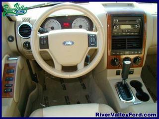 Ford Explorer 2010 photo 1