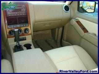 Ford Explorer 2010 photo 2