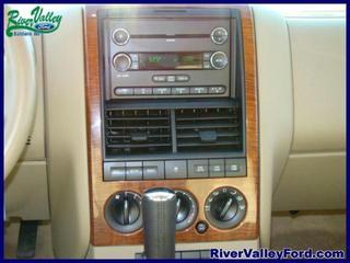 Ford Explorer 2010 photo 3