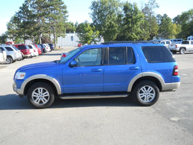 Ford Explorer 2010 photo 1