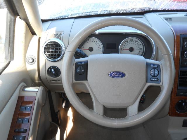 Ford Explorer 2010 photo 5
