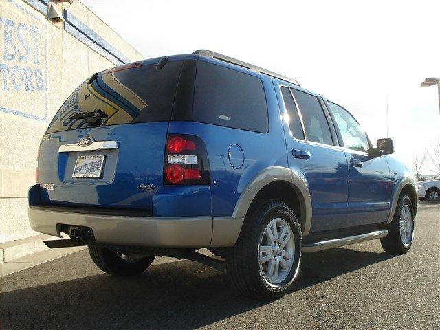 Ford Explorer 2010 photo 2