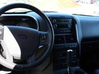 Ford Explorer 2010 photo 3