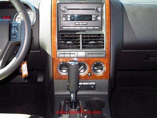 Ford Explorer 2010 photo 2