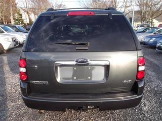 Ford Explorer 2010 photo 1