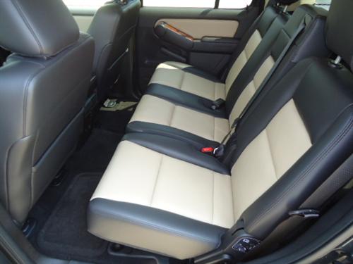 Ford Explorer 2010 photo 1