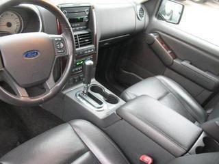Ford Explorer 2010 photo 1