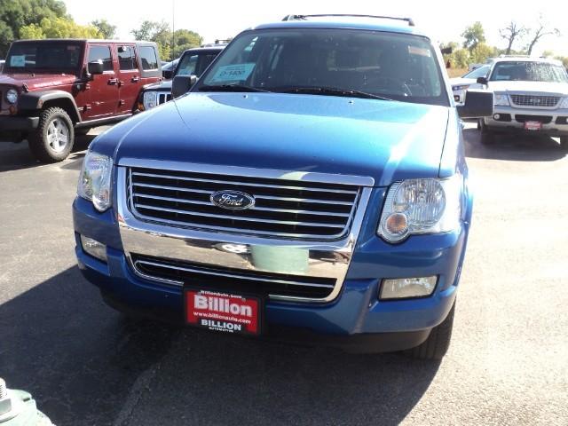 Ford Explorer 2010 photo 1