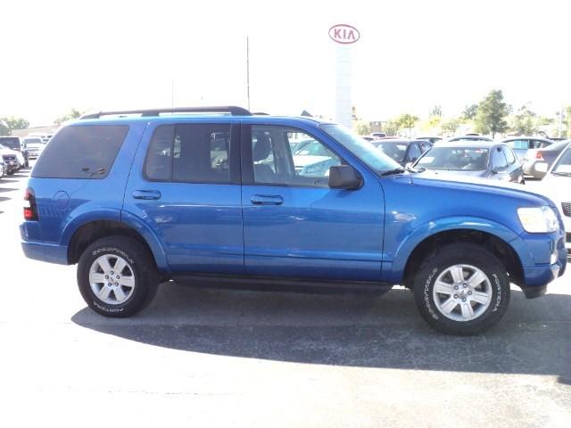 Ford Explorer 2010 photo 4