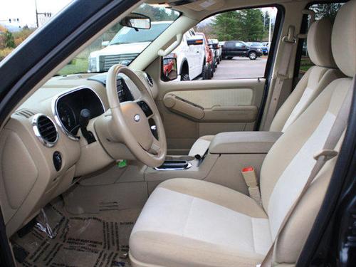 Ford Explorer 2010 photo 1