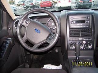 Ford Explorer 2010 photo 1