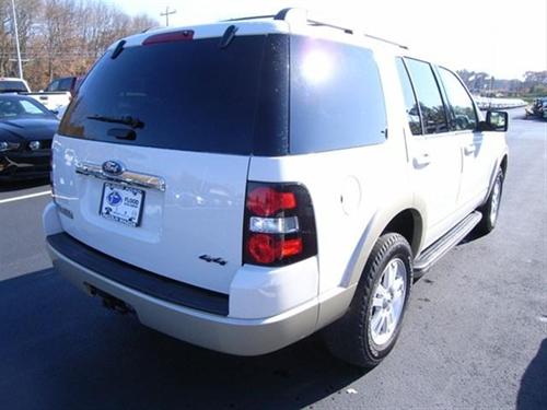 Ford Explorer 2010 photo 2