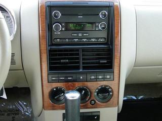 Ford Explorer 2010 photo 1