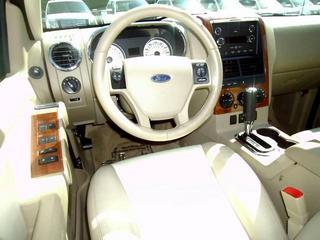 Ford Explorer 2010 photo 1