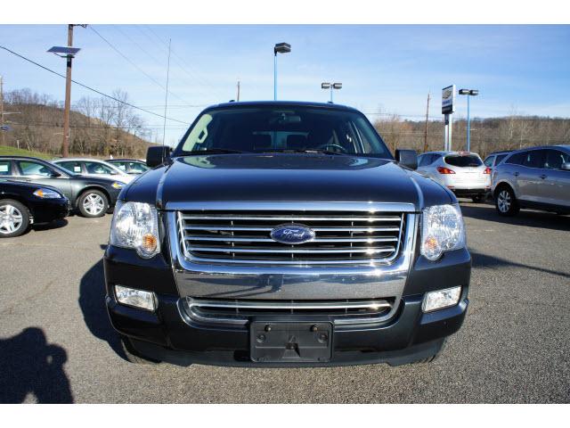 Ford Explorer 2010 photo 1