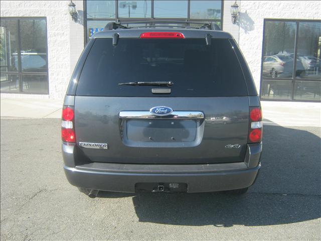 Ford Explorer 2010 photo 3