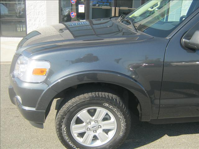Ford Explorer 2010 photo 4