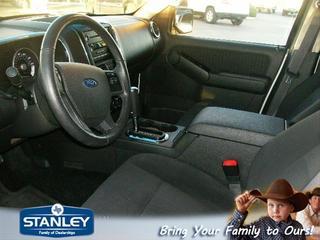 Ford Explorer 2010 photo 2