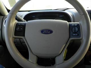 Ford Explorer 2010 photo 3