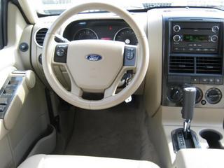 Ford Explorer 2010 photo 3