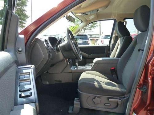 Ford Explorer 2010 photo 1