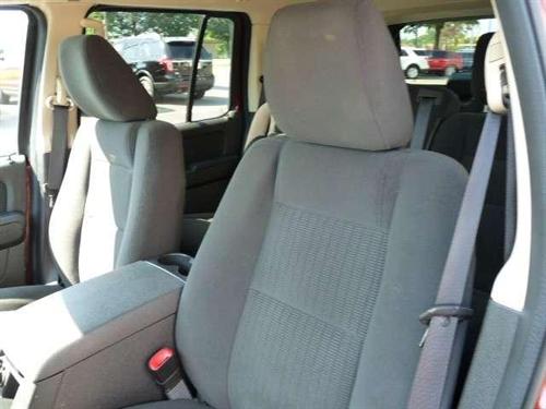 Ford Explorer 2010 photo 2