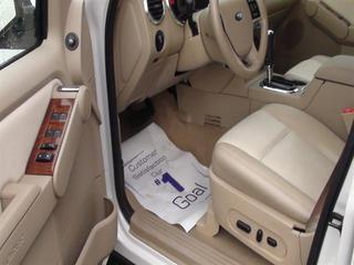 Ford Explorer 2010 photo 3