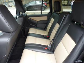 Ford Explorer 2010 photo 2