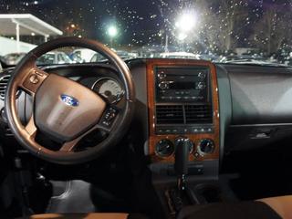 Ford Explorer 2010 photo 4