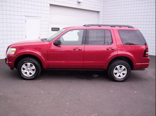 Ford Explorer 2010 photo 1
