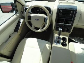 Ford Explorer 2010 photo 2
