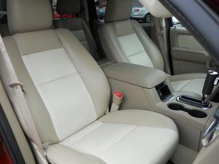 Ford Explorer 2010 photo 1