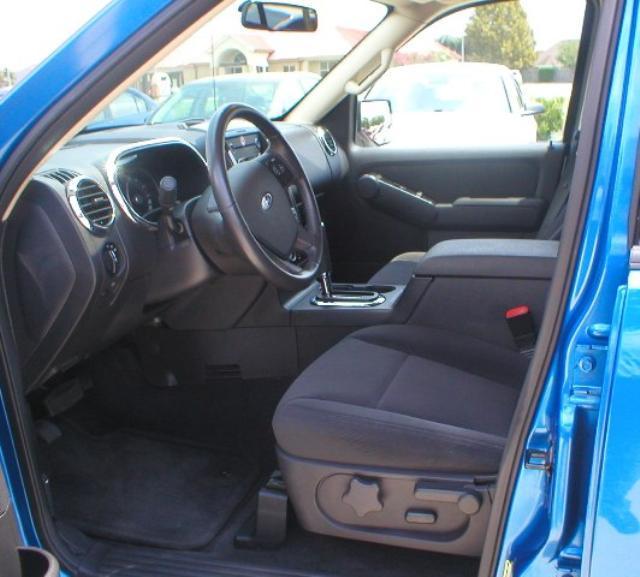 Ford Explorer 2010 photo 4