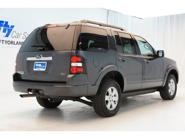 Ford Explorer 2010 photo 1