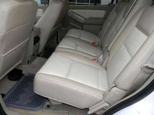 Ford Explorer 2010 photo 1