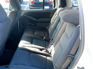 Ford Explorer 2010 photo 2