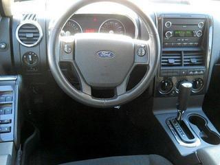 Ford Explorer 2010 photo 3