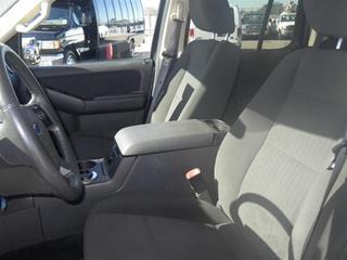 Ford Explorer 2010 photo 2