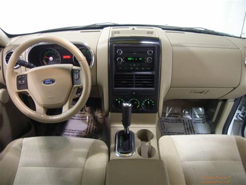 Ford Explorer 2010 photo 1