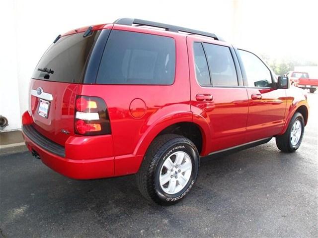 Ford Explorer 2010 photo 2