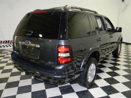 Ford Explorer 2010 photo 1