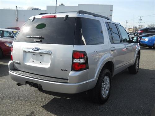 Ford Explorer 2010 photo 1