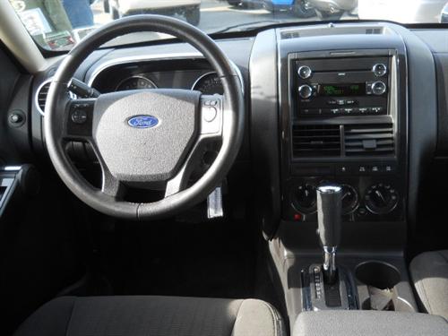 Ford Explorer 2010 photo 2