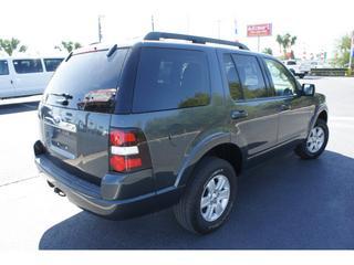 Ford Explorer 2010 photo 2