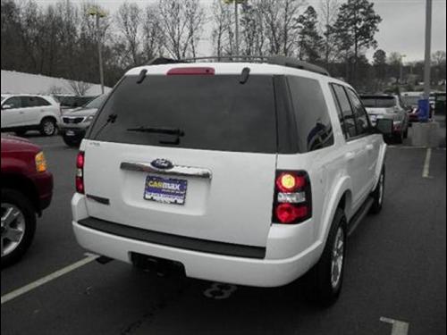 Ford Explorer 2010 photo 3