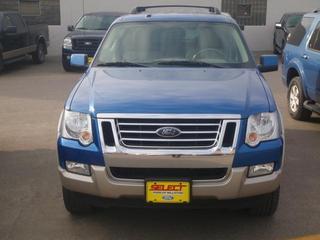 Ford Explorer 2010 photo 1