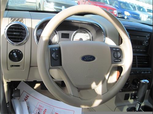 Ford Explorer 2010 photo 2