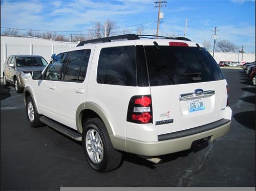 Ford Explorer 2010 photo 3