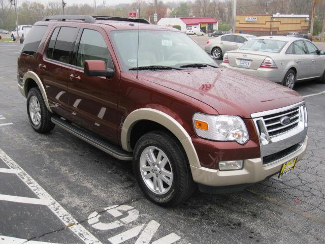 Ford Explorer 2010 photo 1